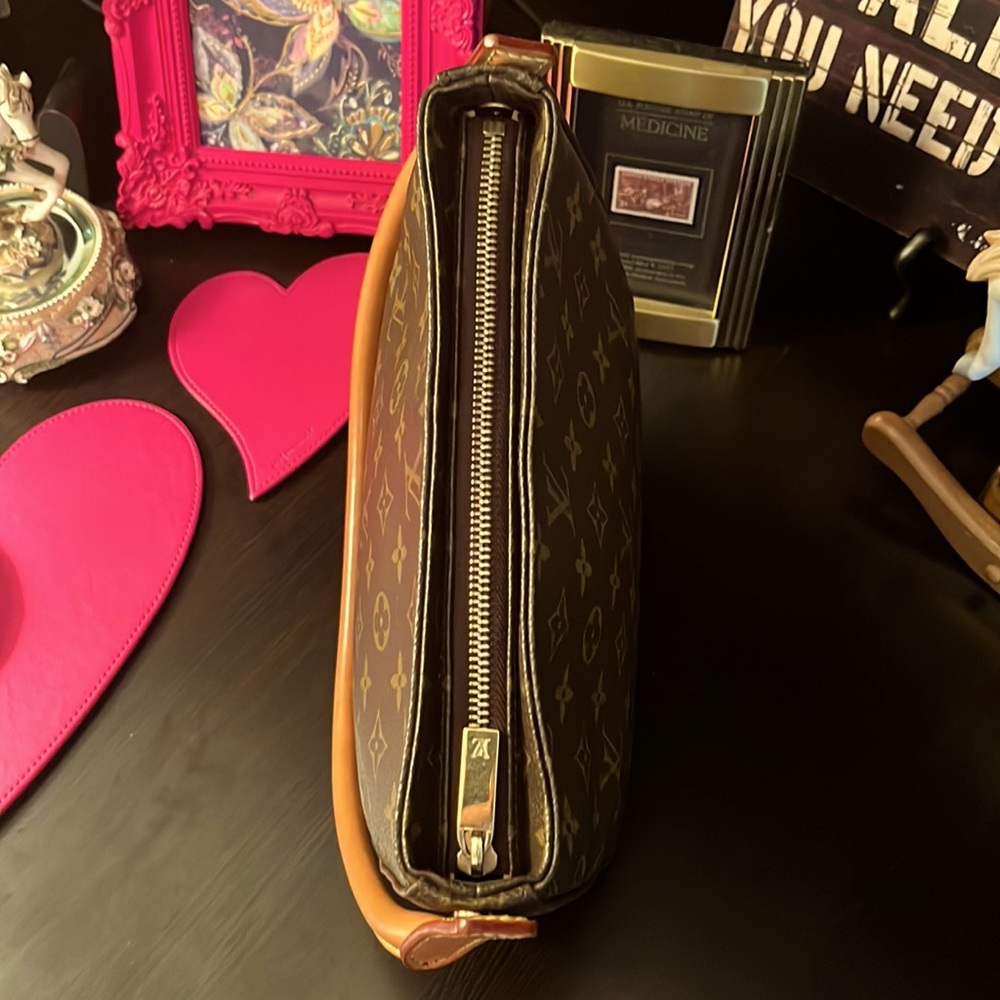 SOLD!!!!! Authentic Louis Vuitton Mini Loop Handbag - Picture 7 of 13